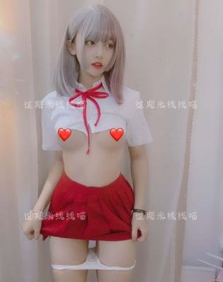 翘着光屁股趴在男友身上挨打知乎_国产剧在线观看高清